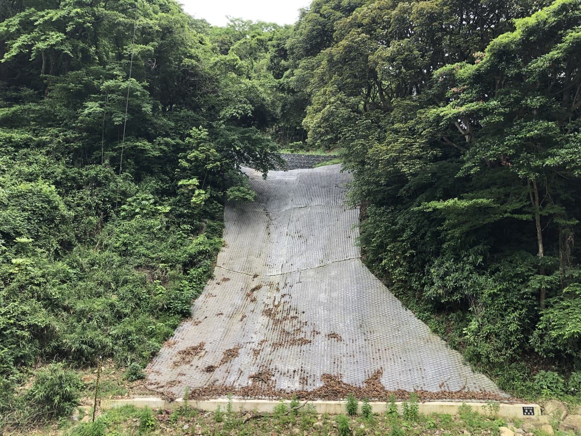 上藤松山腹工